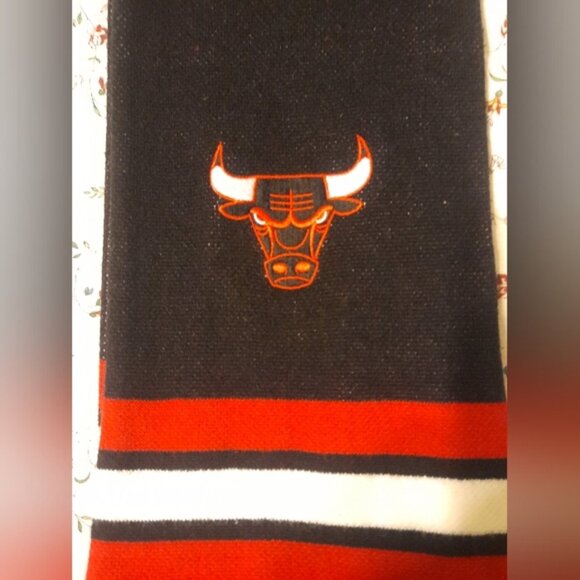 Mitchell & Ness - Chicago Bulls NBA Scarf with Fringe - Picture 4 of 5